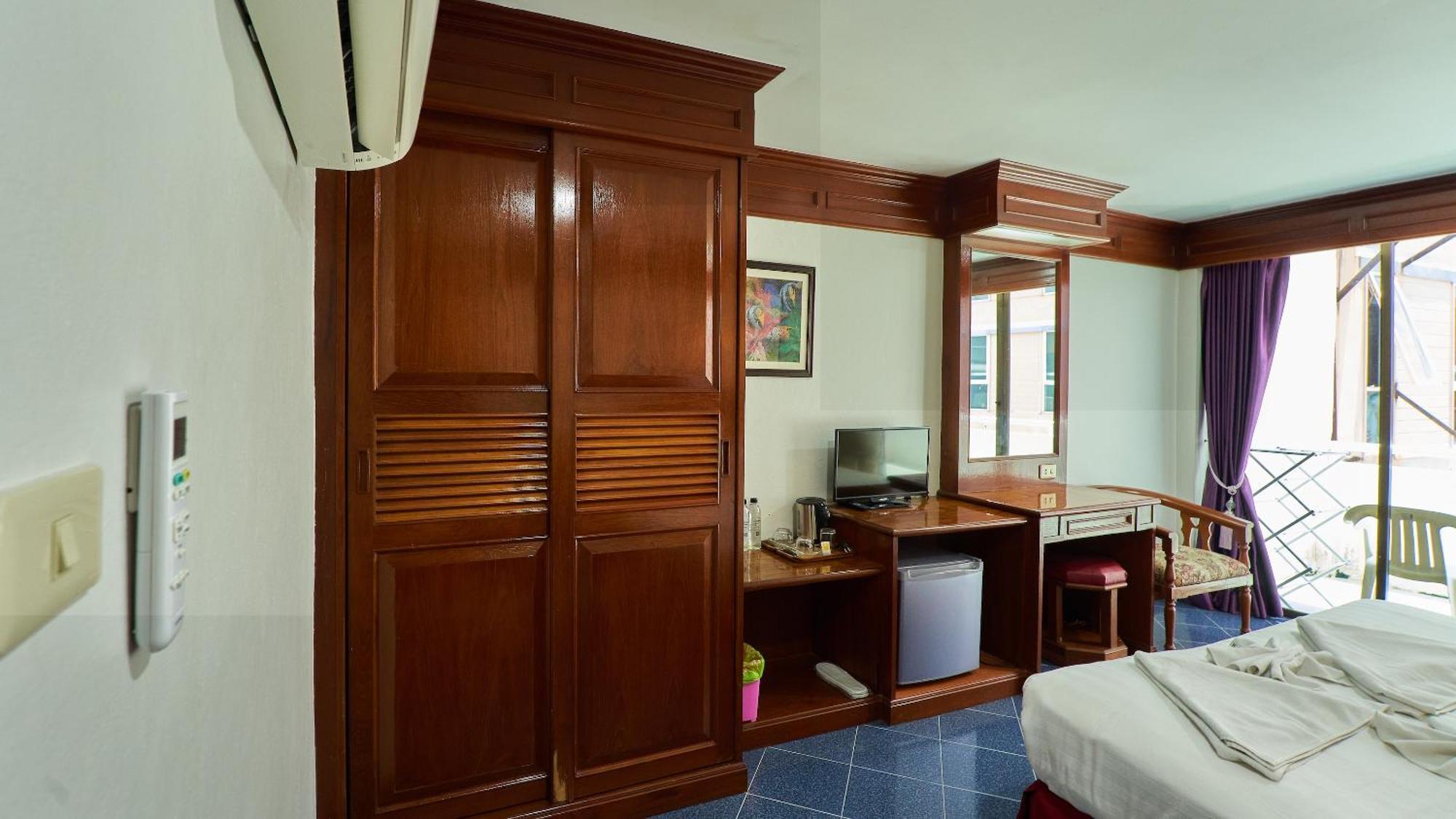 Lime Hotel Patong Szoba fotó