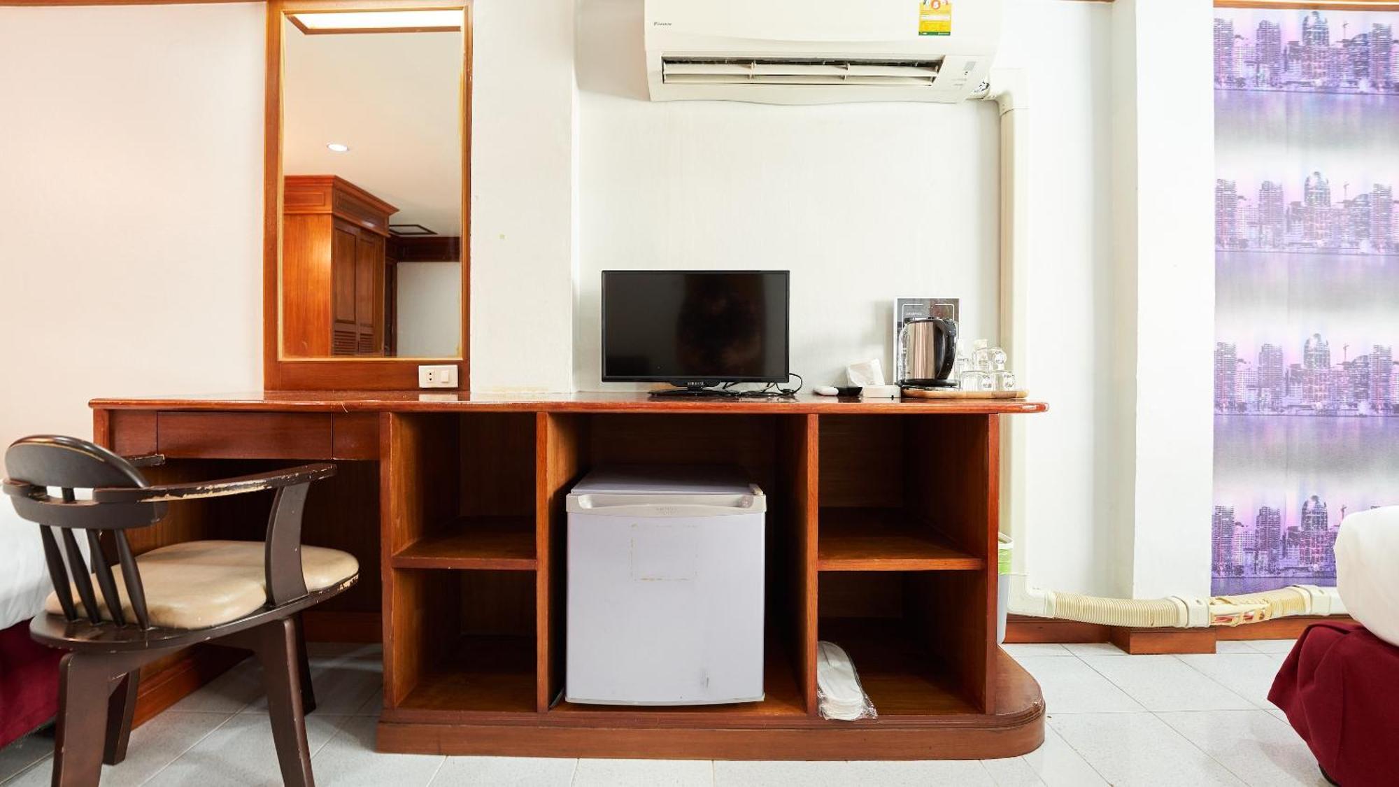 Lime Hotel Patong Szoba fotó