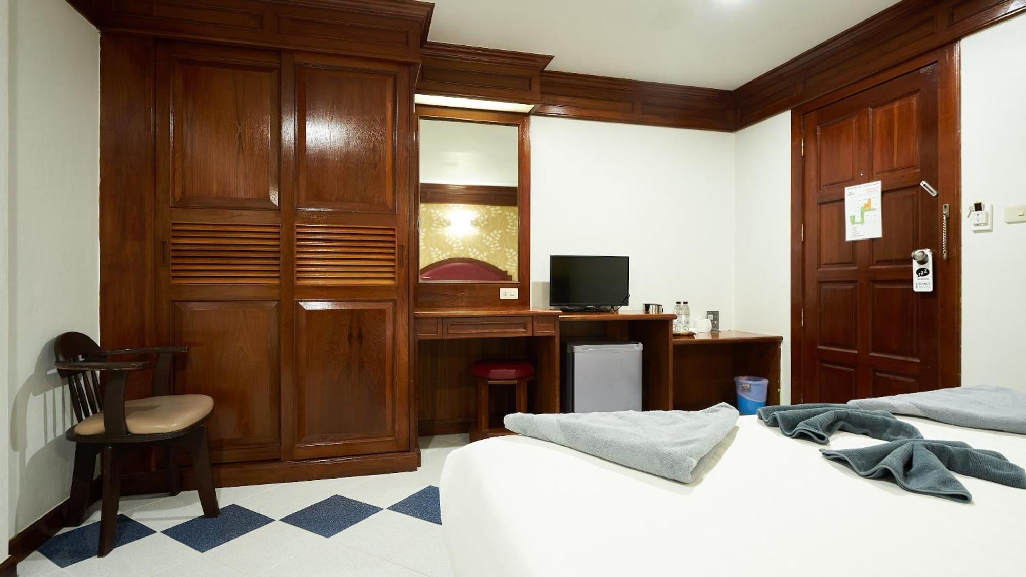 Lime Hotel Patong Szoba fotó