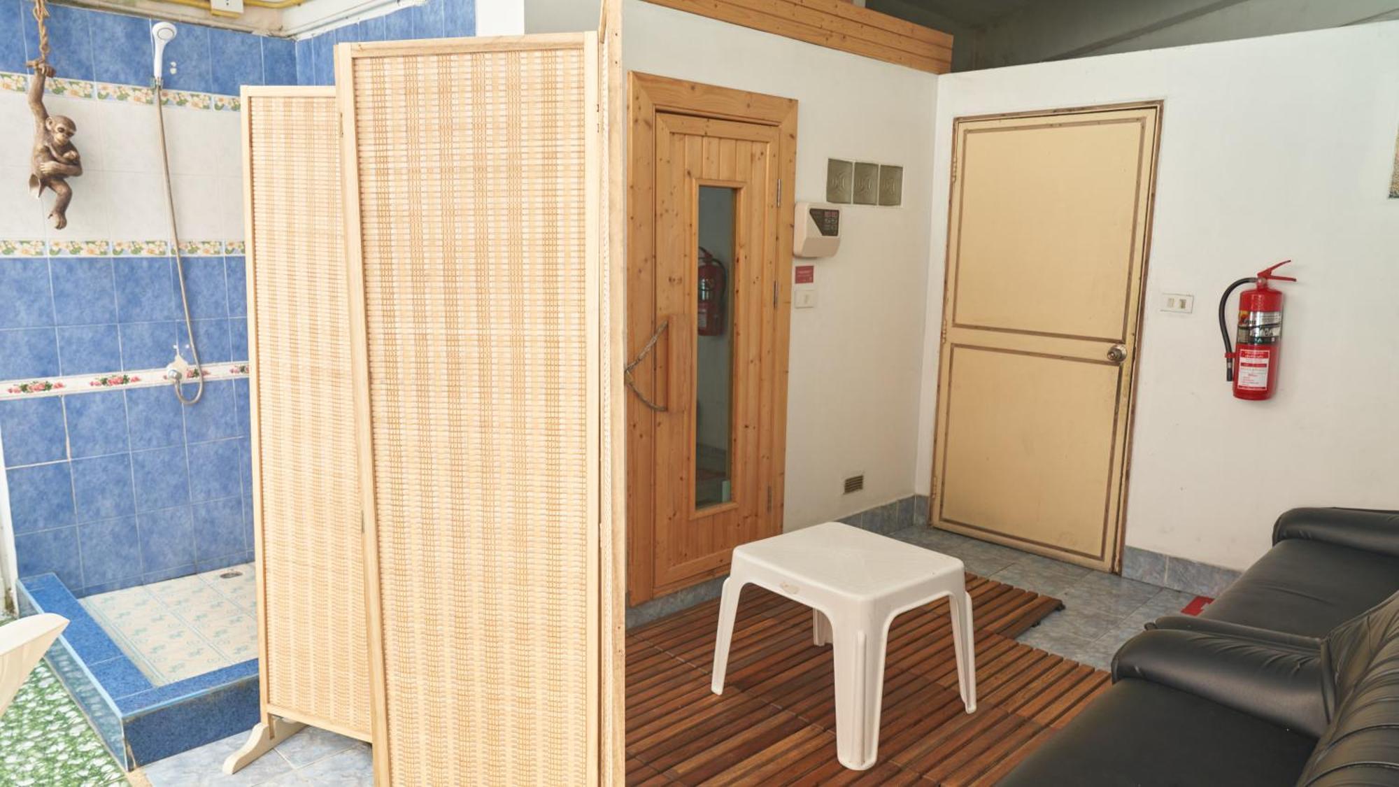 Lime Hotel Patong Kültér fotó