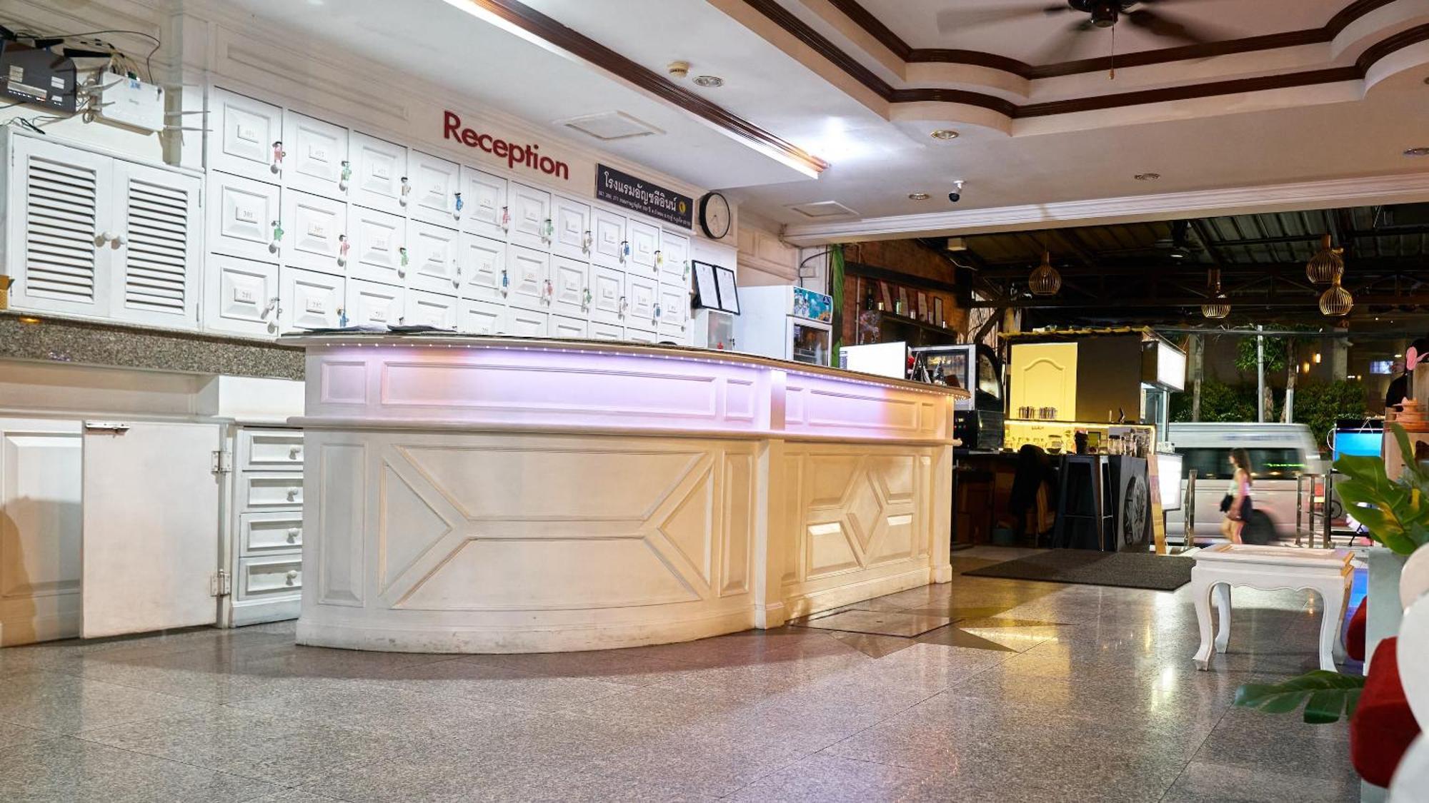 Lime Hotel Patong Kültér fotó